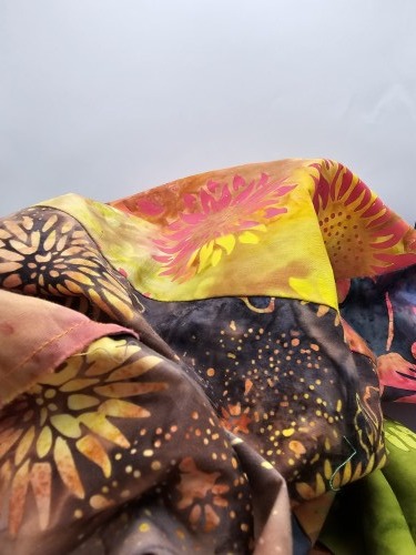 Multicoloured_large_square_patchwork_fabric